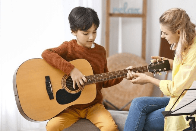 Advantages of Individual Online Guitar Lessons for Children